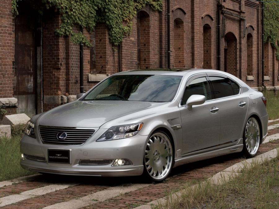  Lexus LS600h by Wald 2007 года  (фото 7 из 7)